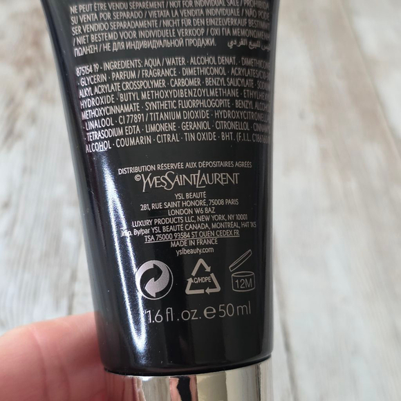 Yves Saint Laurent Black Opium Shimmering Moisture Fluid 1.6 fl oz - Picture 4 of 4